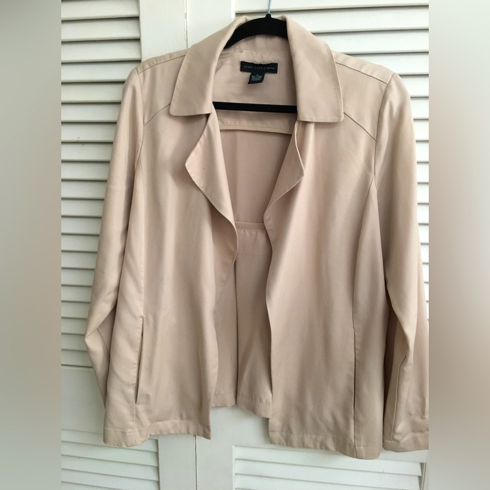 Joan Voss beige jacket